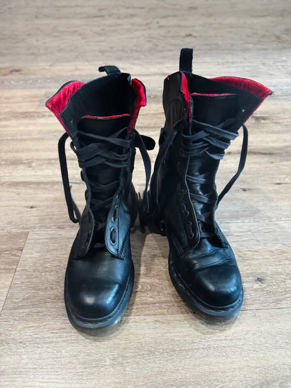 Dr. Martens 11554 13-eye combat boot. - Picture 3 of 11